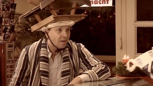 Dittsche - Das wirklich wahre Leben! Dittsche - Das wirklich wahre Leben! Folge 10: Vogelhaus-Hut