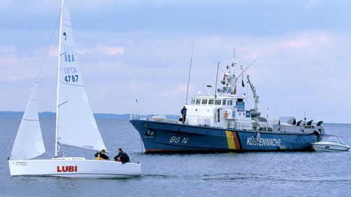 Küstenwache Küstenwache, Staffel 4 Folge 6: Regatta auf Leben und Tod