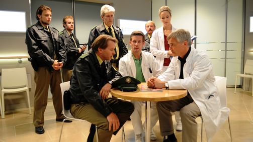 Herzflimmern – Die Klinik am See Herzflimmern, Staffel 7 Folge 11: Folge 127