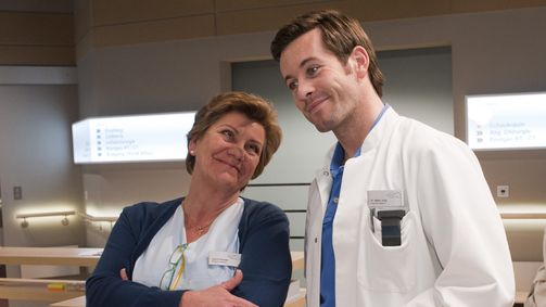 Herzflimmern – Die Klinik am See Herzflimmern - Die Klinik am See, Staffel 2 Folge 12: Folge 30