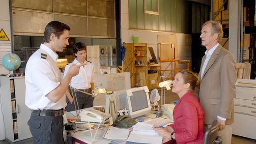 Küstenwache Küstenwache, Staffel 12 Folge 20: Rostige Geschäfte