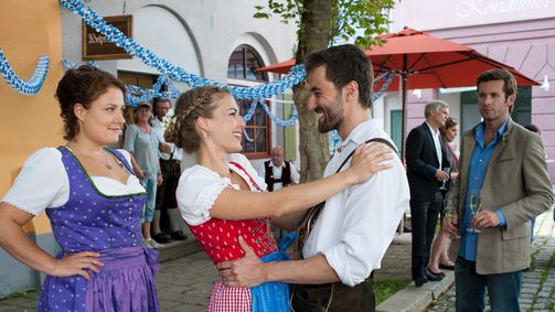 Herzflimmern – Die Klinik am See Herzflimmern, Staffel 8 Folge 8: Folge 144