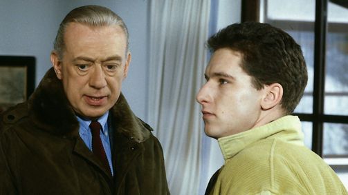 Derrick Derrick, Staffel 10 Folge 6: Der Charme der Bahamas