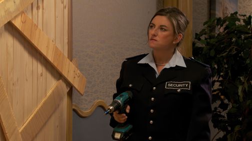 Hotel 13 Hotel 13 - Staffel 2 Folge 2: Der Eindrinling