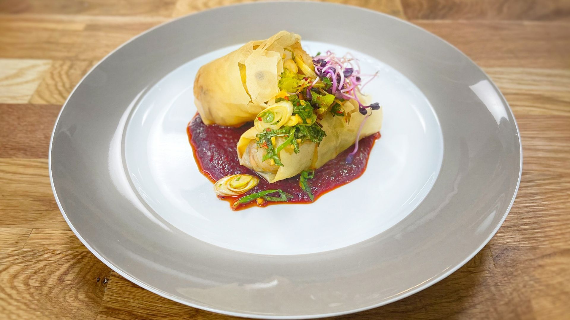 Doppelt kocht besser Staffel 2 Folge 53: Frühlingsrolle mit Hühnchen