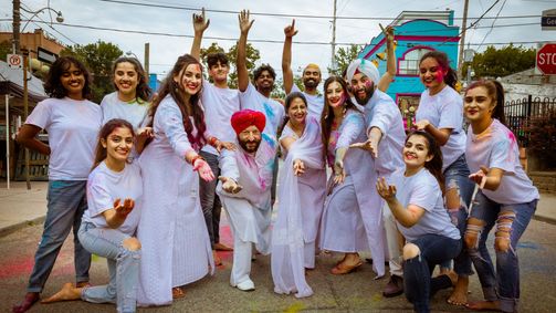 Bollywed - Farbenrausch & Hochzeitsglück Bollywed - Farbenrausch & Hochzeitsglück Folge 2: Kuki und die Video Klicks