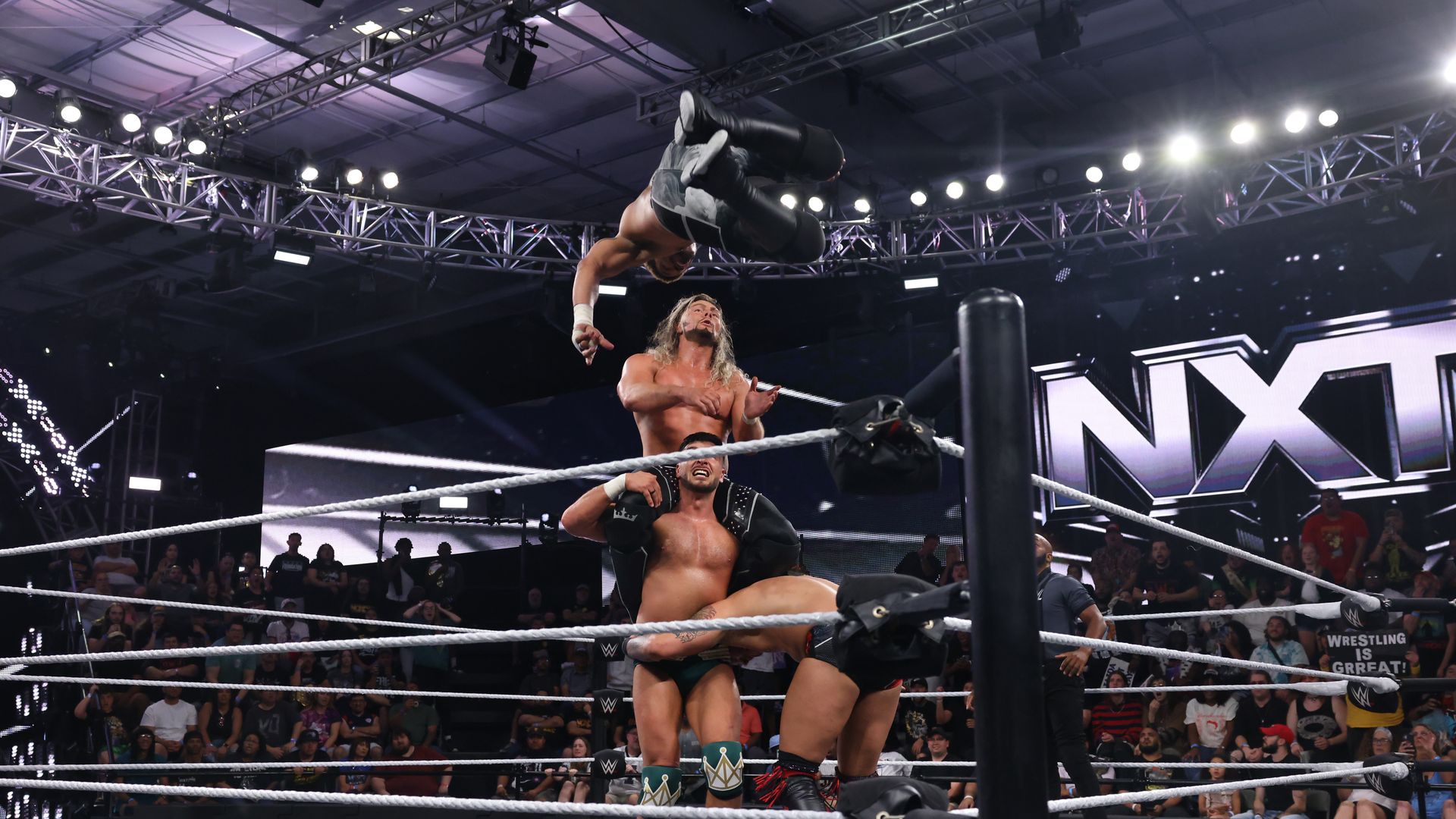 Fatal 4-Way Match mit Ethan Page, Wes Lee, Eddy Thorpe und Lexis King