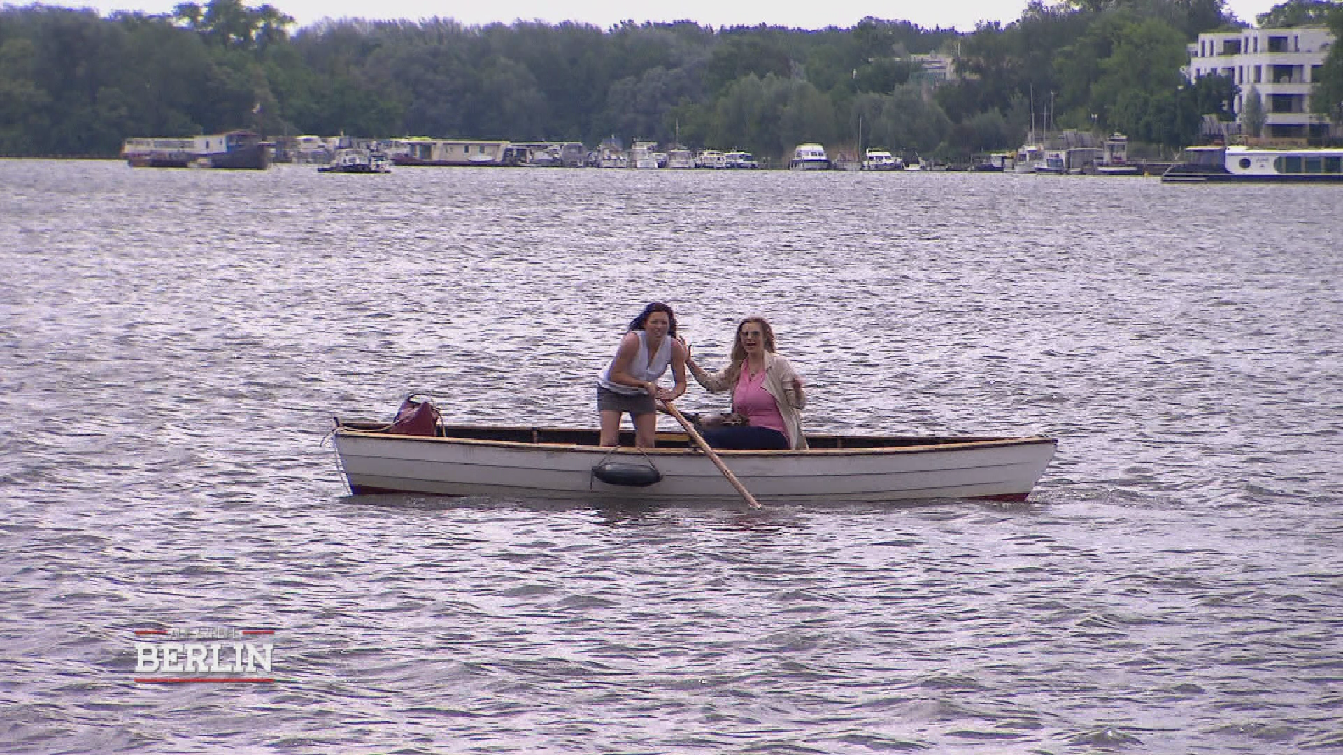 Ruderboot in Seenot