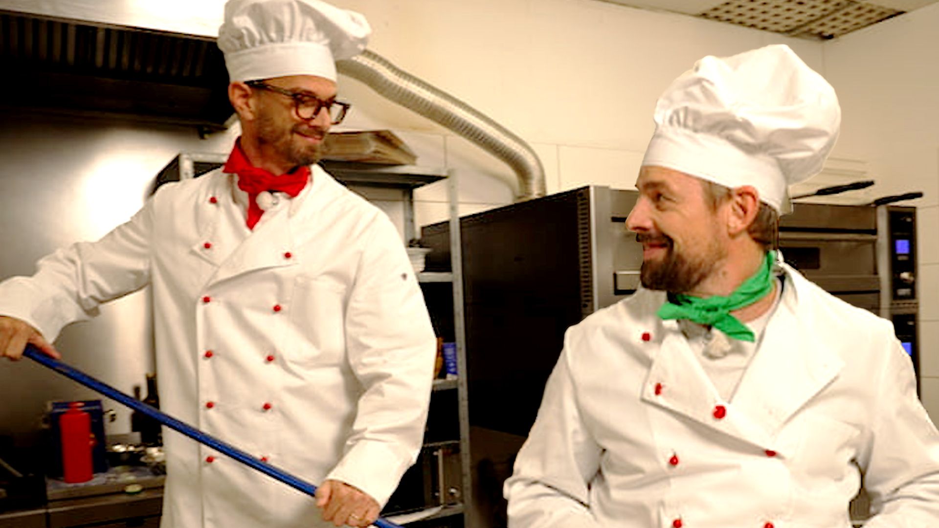 Joko und Klaas werden zu Pizza-Bäckern