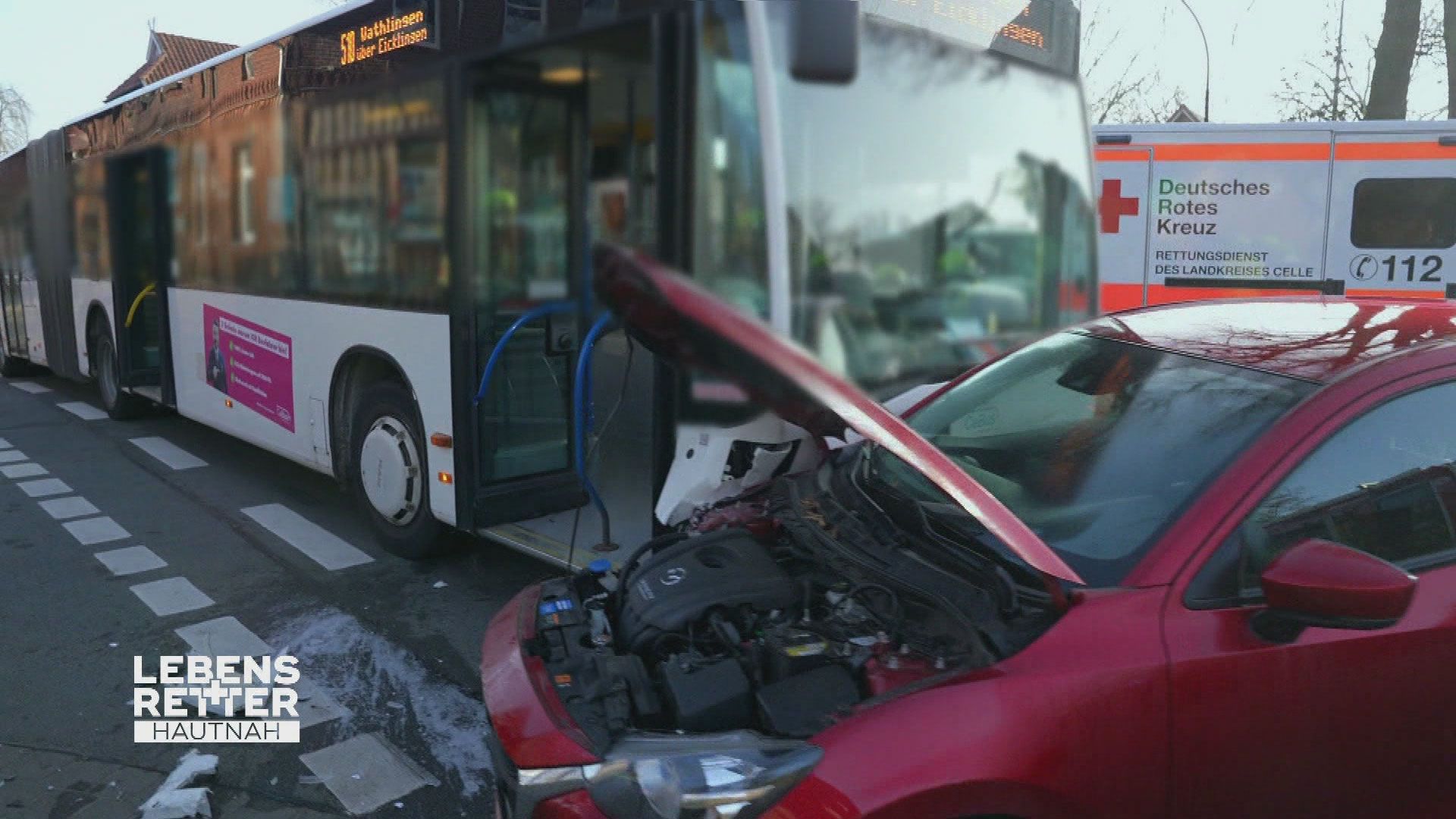 Einsatzgebiet Celle: Verkehrsunfall mit einem Schulbus