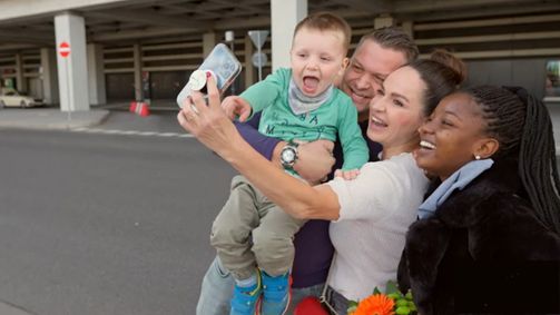 Wir werden mehr Wir werden mehr Folge 3: Dauerstress mit drei Kindern - rettet Au Pair Lindra das Familienleben?