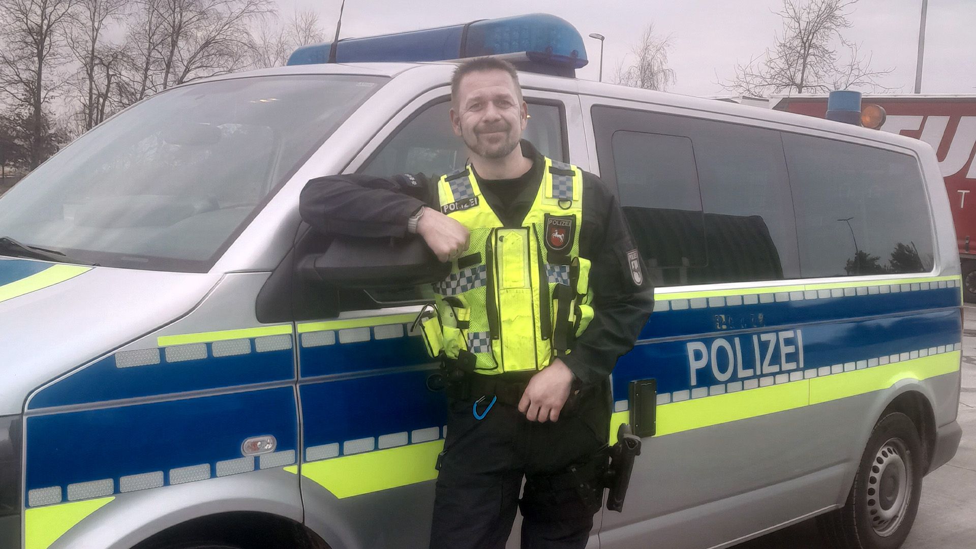 Thema u.a.:  LKW mit Schieflage - Autobahnpolizei Osnabrück