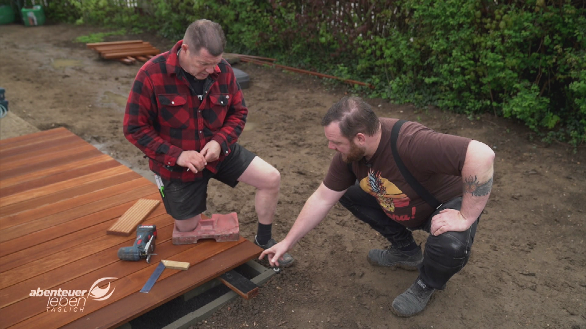 Do it yourself: So baust Du eine kostengünstige Holzterrasse