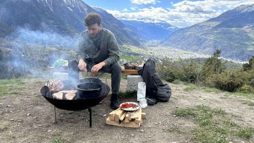 Grill Club - Der Grill-Roadtrip durch die Schweiz Grill Club - Der Grill-Roadtrip durch die Schweiz Folge 1: Schweinsrack und Kaffeebohnen im Wallis