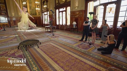 Austria's Next Topmodel Austria's Next Topmodel: Staffel 9 Folge 6: #ANTM19: Staffel 9, Folge 6 - Harte Schule und schwache Nerven