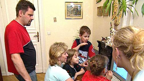 We are Family! So lebt Deutschland. We are Family! So lebt Deutschland. Folge 1: Überleben mit ebay
