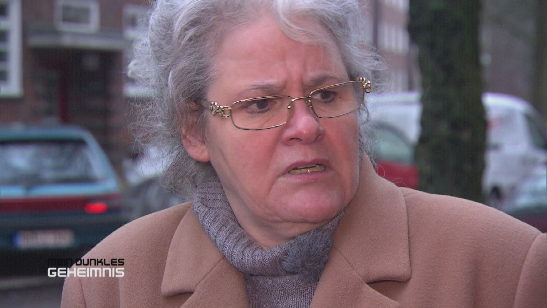Oma zähmt die Zuhälter