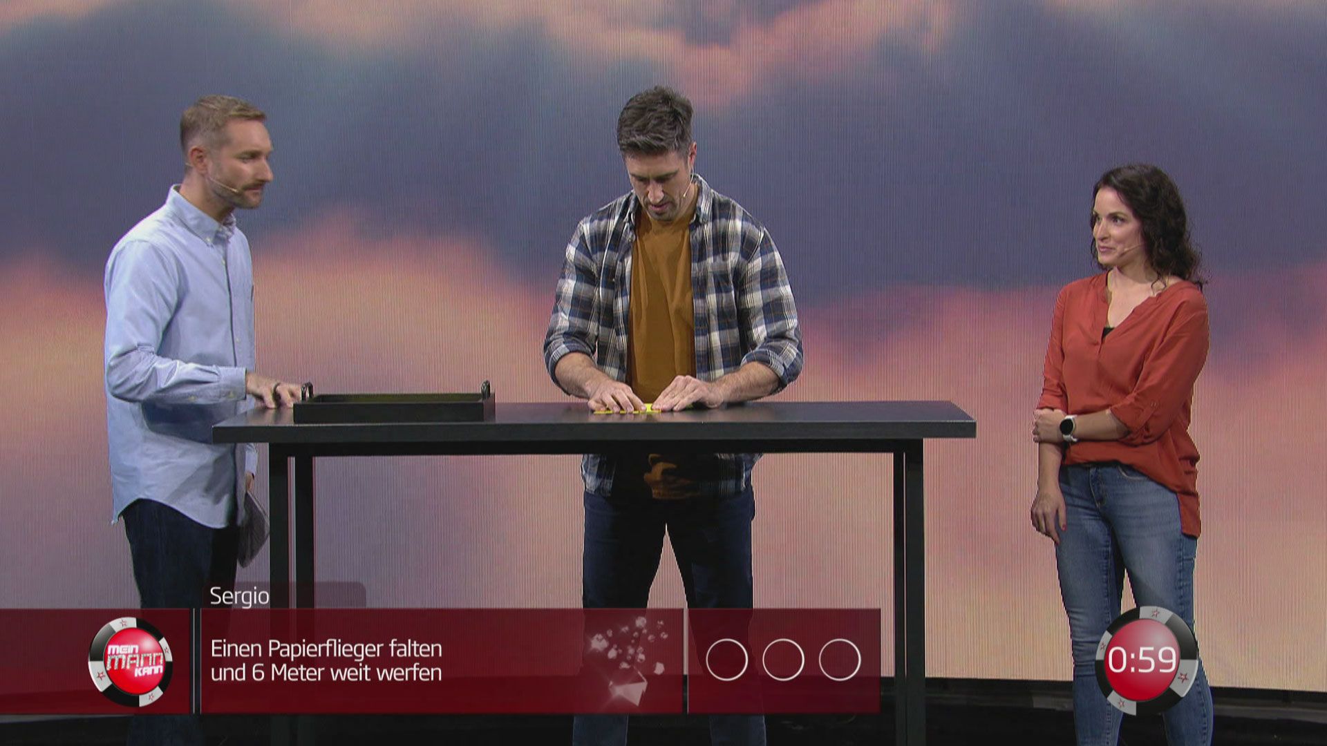 Papierflieger: Wer faltet sich eine Runde weiter?