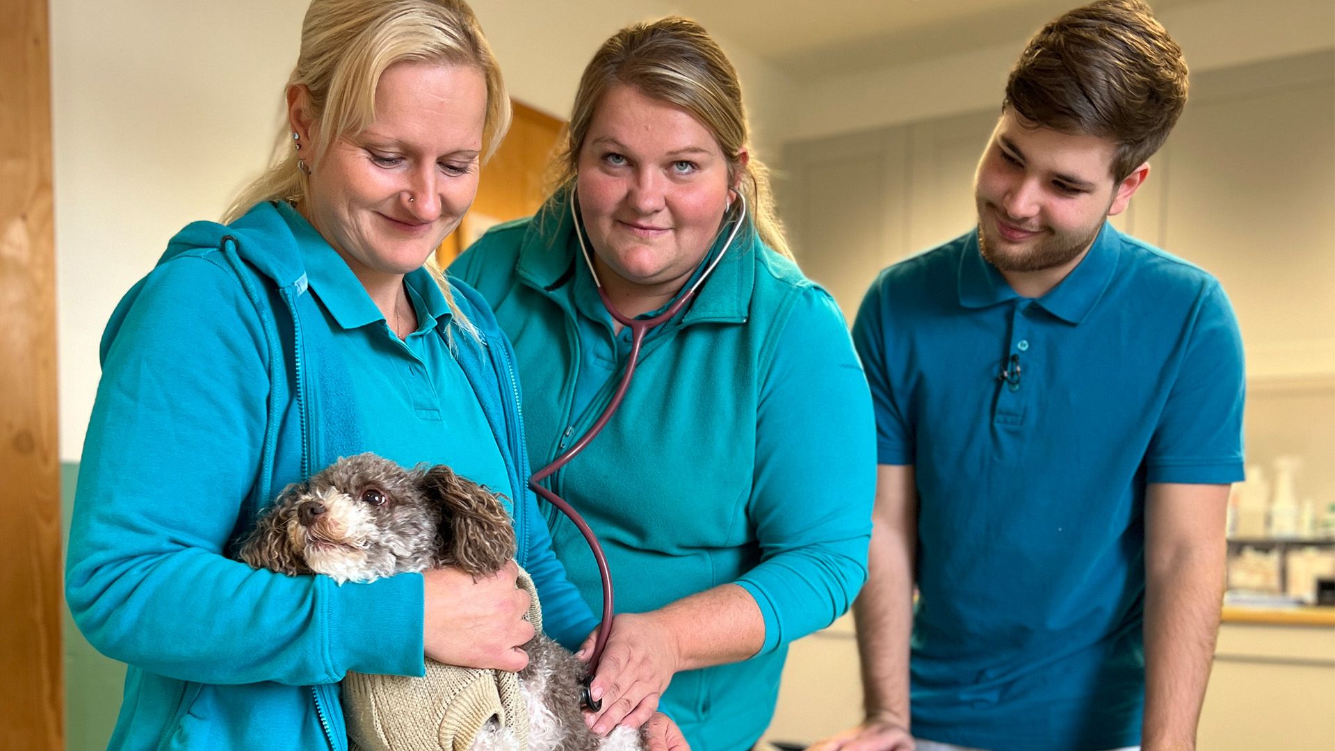 Thema u.a.: Bianca Born - Tiermedizin mit Herz