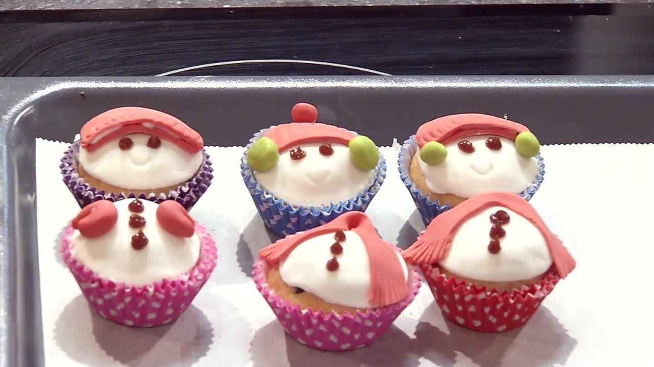 Dr. Oetker Weihnachtswerkstatt: Coole Mini-Muffin-Kids