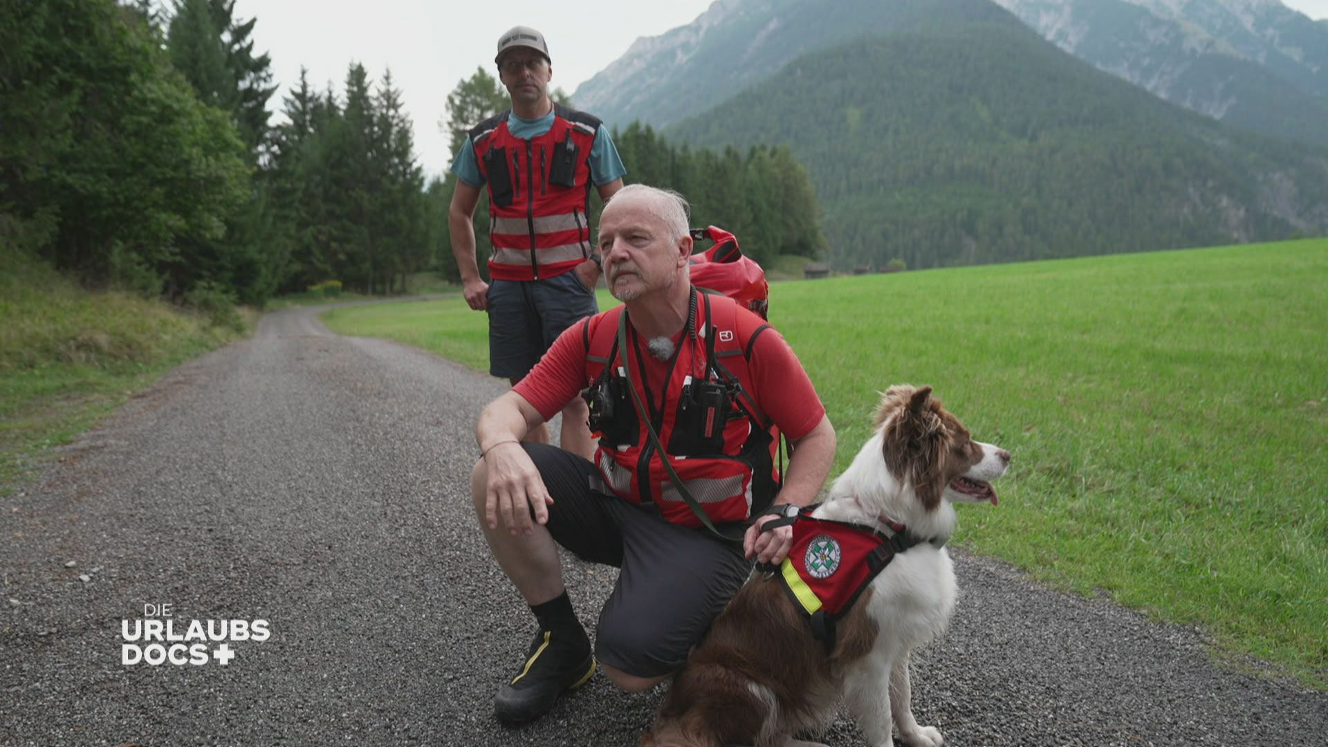 Ehrwald in Tirol: Rettungshundesuche im Gelände