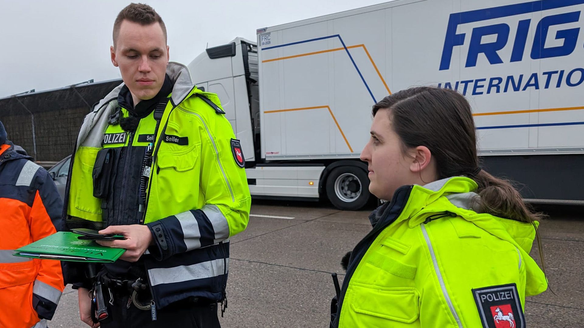 Verkehrschaos auf der A2 - Autobahnpolizei Garbsen