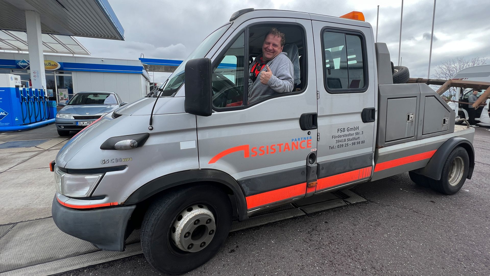 Rettung für Mandys Ost-Auto? - Abschlepper Micha Sroka