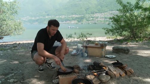 Grill Club - Der Grill-Roadtrip durch die Schweiz Grill Club - Der Grill-Roadtrip durch die Schweiz Folge 5: Grill Club - Folge 5 - Lammgigot aus dem Feuerloch mit Rotwein-Risotto