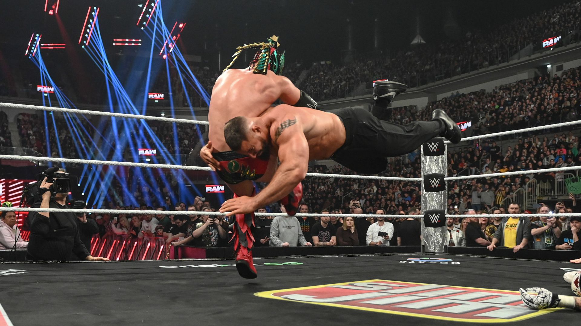 Tag Team Eskalation mit Penta, Dragon Lee, Bronson Reed und Austin Theory