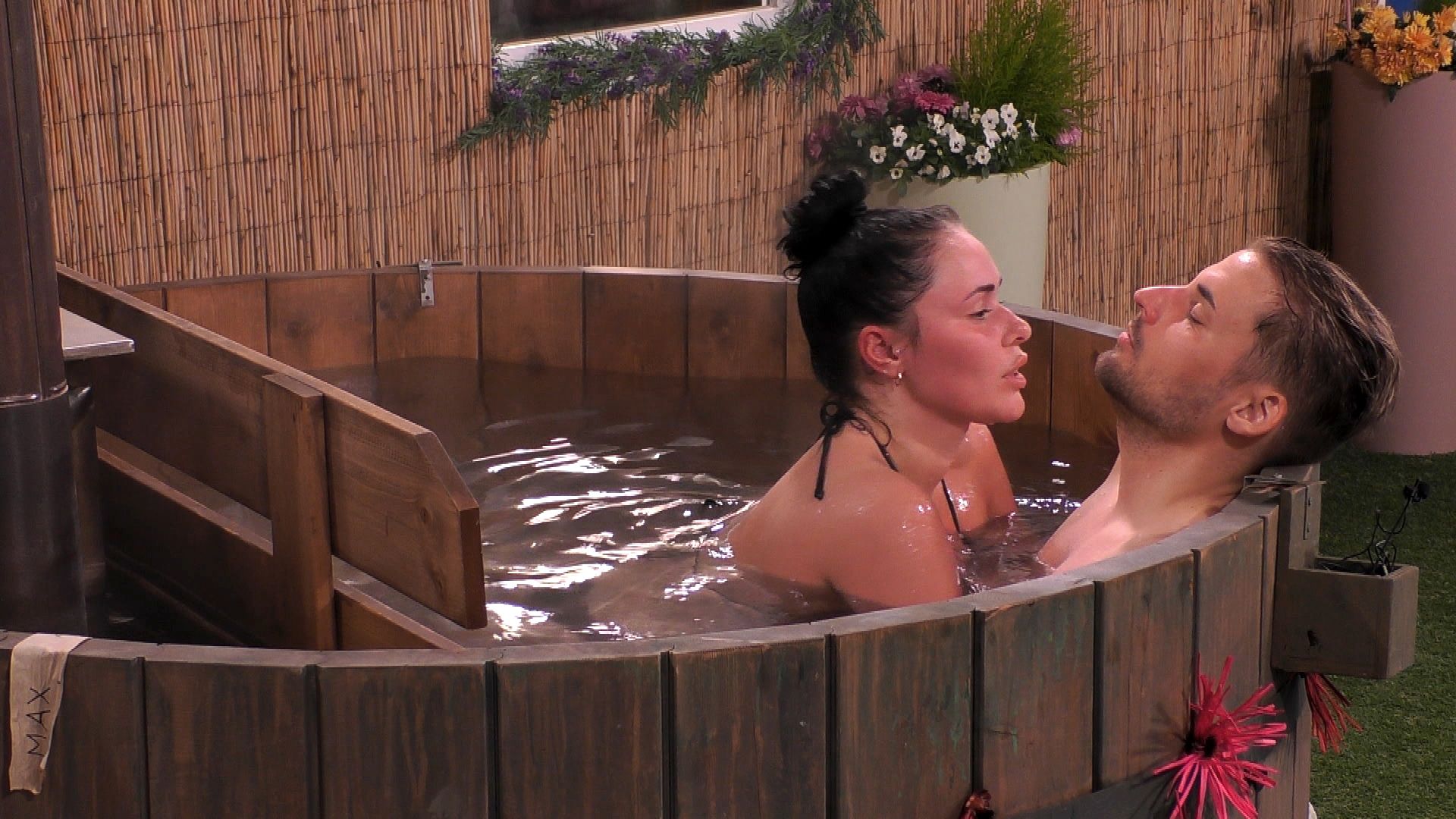 Tageszusammenfassung 51: Die Neuen nerven Frauke - hilft da ein Hot-Tub-Date?