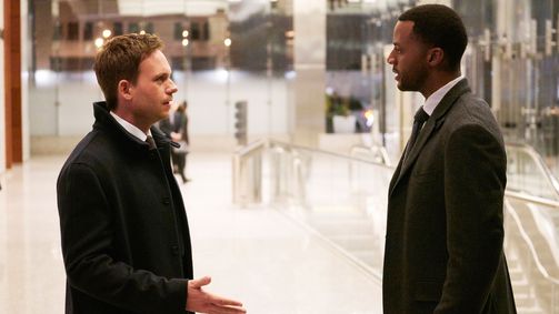 SUITS SUITS 07 Folge 1: Neues Spiel