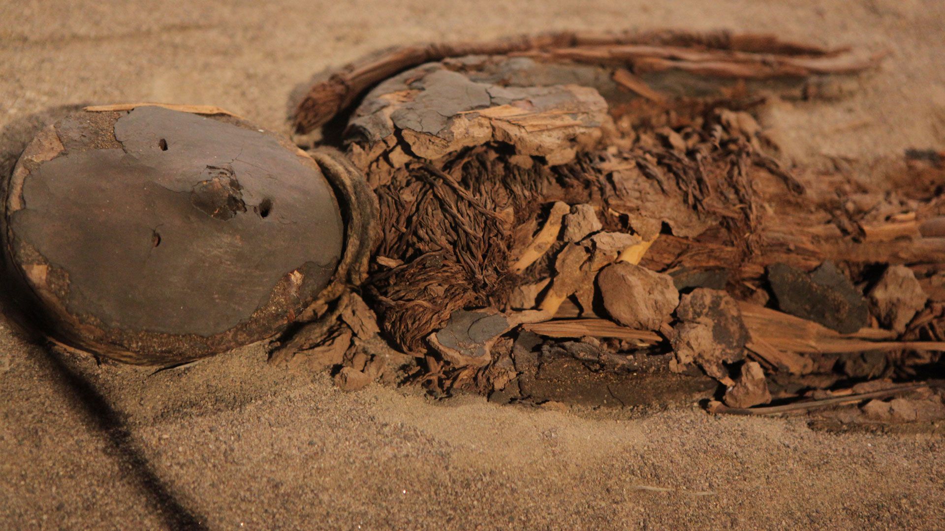 Mumien im Sand