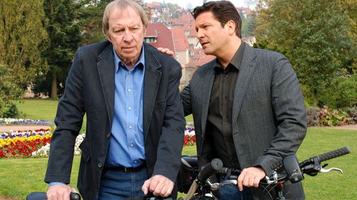 Familie Dr. Kleist FAMILIE DR. KLEIST - 04. STAFFEL Folge 4: Nicht so einfach mit der Liebe