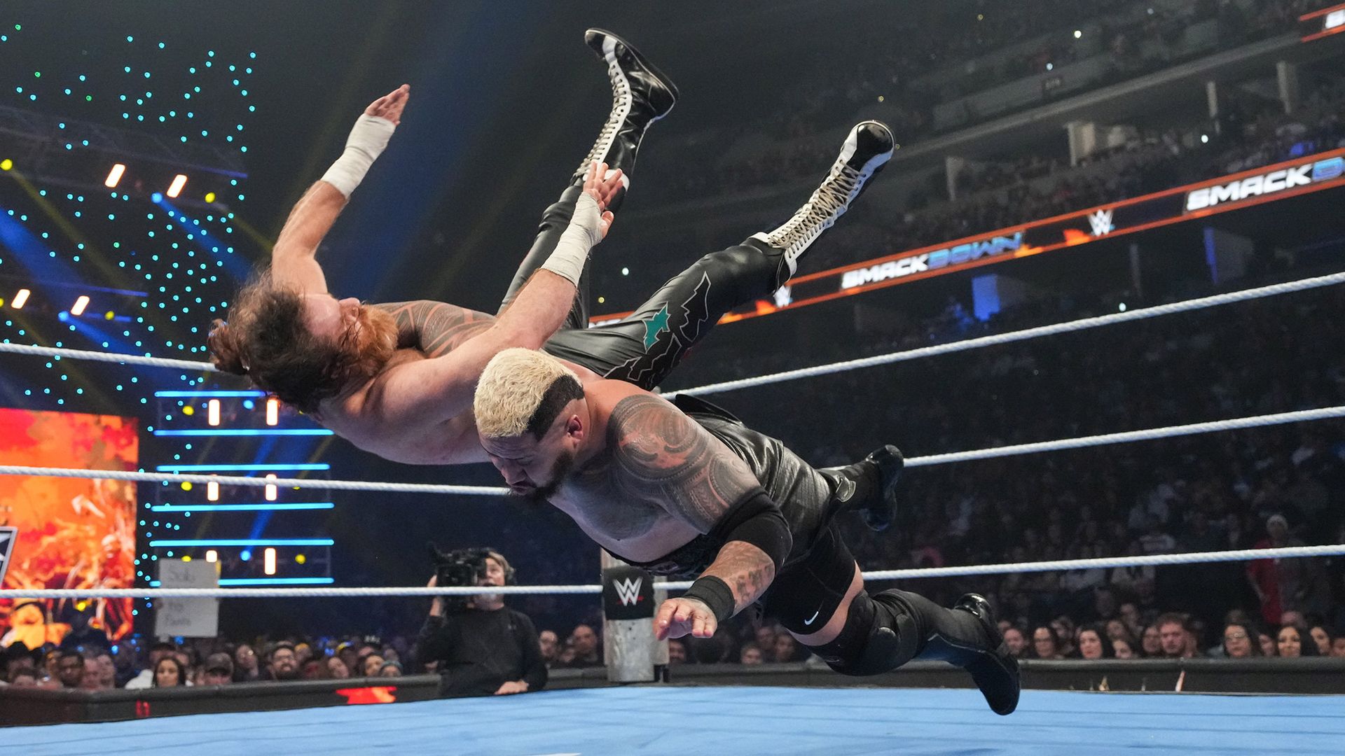 5-on-5 Survivor Match mit Solo Sikoa, Sami Zayn und vielen mehr