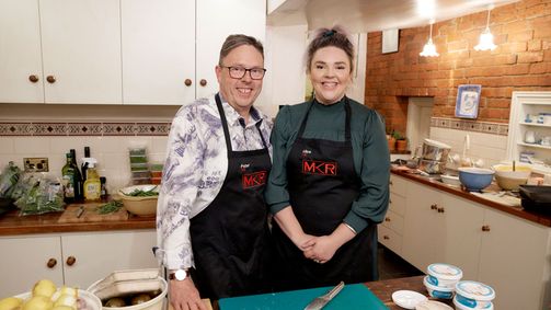 My Kitchen Rules - Die besten Hobbyköche Australiens MY KITCHEN RULES (AUSTRALIA) - 12. STAFFEL Folge 1: Eine kulinarische Achterbahnfahrt