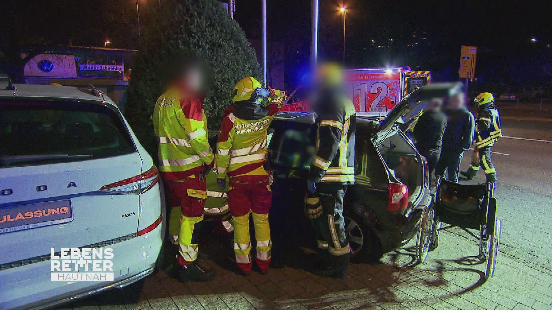 Einsatzgebiet Siegen: Schwerer Verkehrsunfall mit mehreren Verletzten