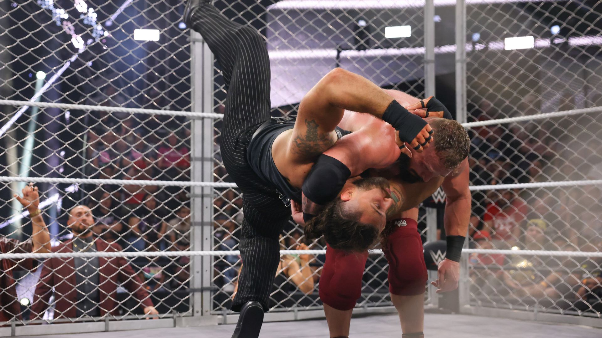 Brutales Steel Cage Match zwischen Tony D'Angelo und Ridge Holland