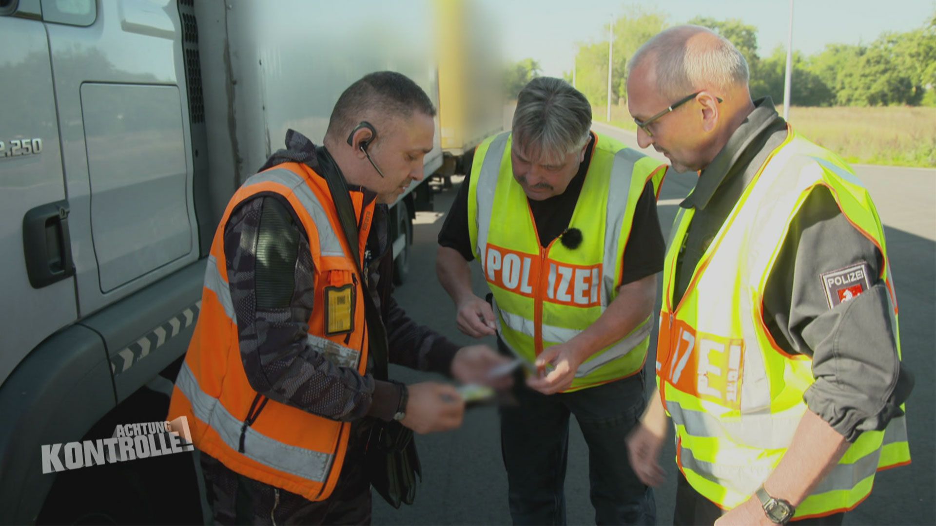 Papierchaos im LKW – Schwerlast-Kontrolle Nienburg