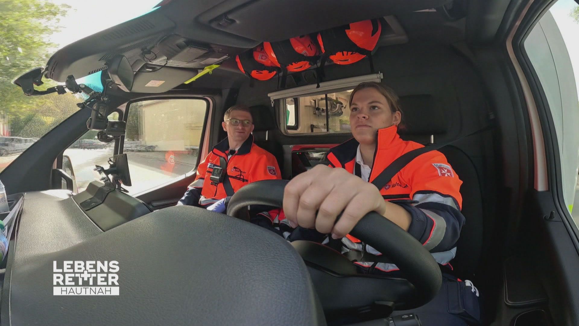 Einsatzgebiet Würzburg: Mit dem Auto in den Graben