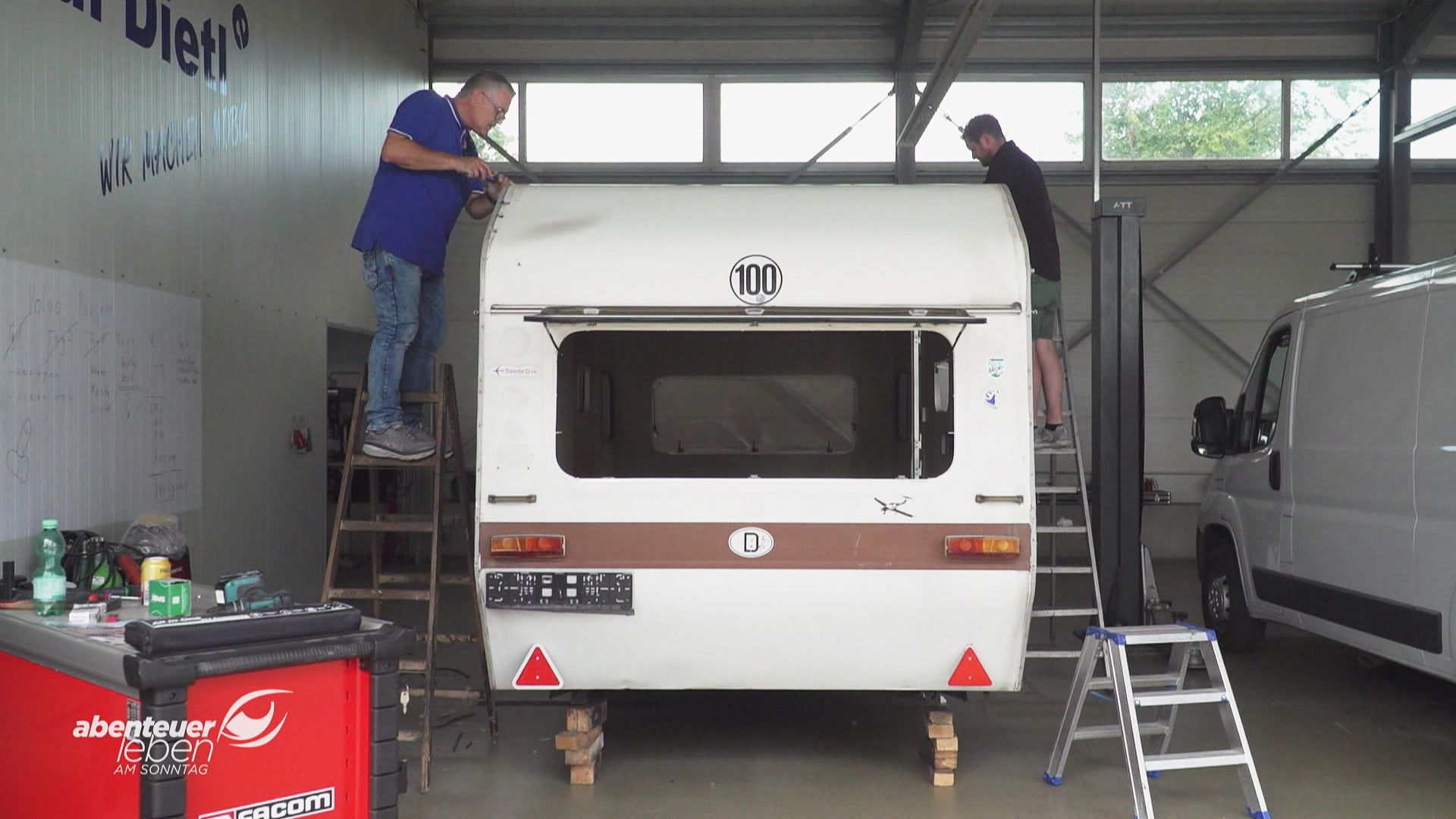 Vom Schrottwohnwagen zum Luxuscamper