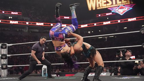 Lyra Valkyria vs. Bayley im Championship Match
