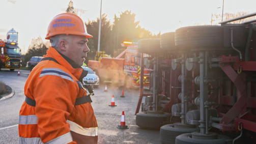 LKW-Bergung extrem LKW-Bergung extrem Folge 3: Merrie unter Hochspannung