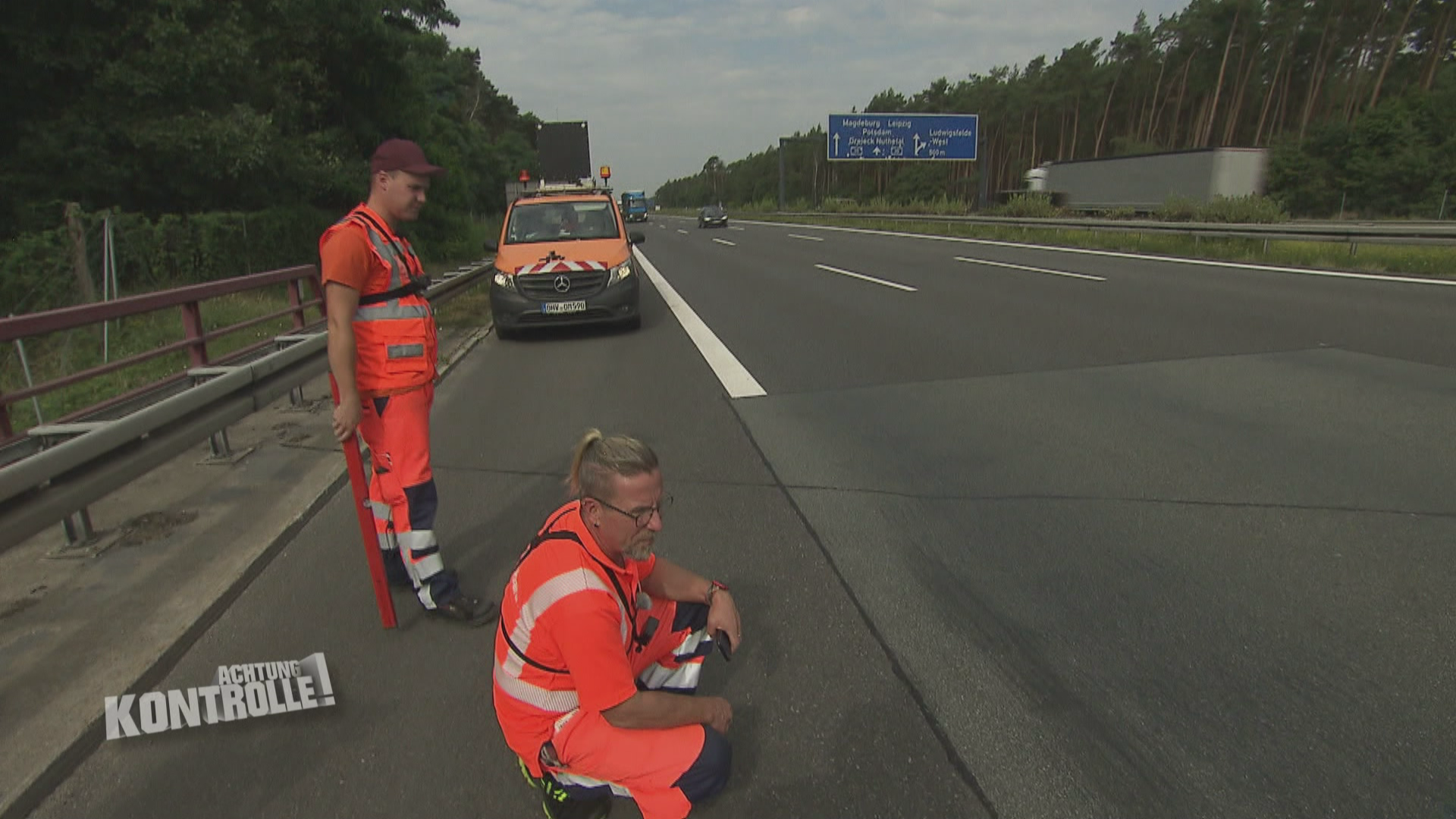 Thema u. a.: Verlorener Reifen auf der Autobahn