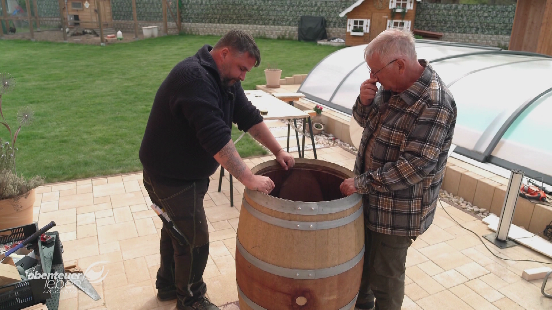 Fass-Dusche und Fass-Stehbiertisch DIY in nur vier Tagen?