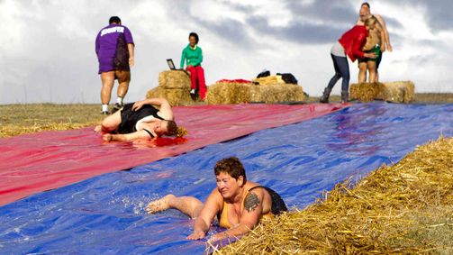 The Biggest Loser Staffel 3 Folge 7: Keine Kraft mehr: Die Kandidaten schlittern mit Vollgas in den Lagerkoller