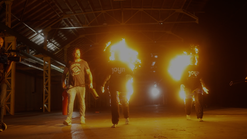 Anna liebt Abenteuer Anna liebt Abenteuer - 01. Staffel Folge 1: Stunt: Ein Date in Flammen