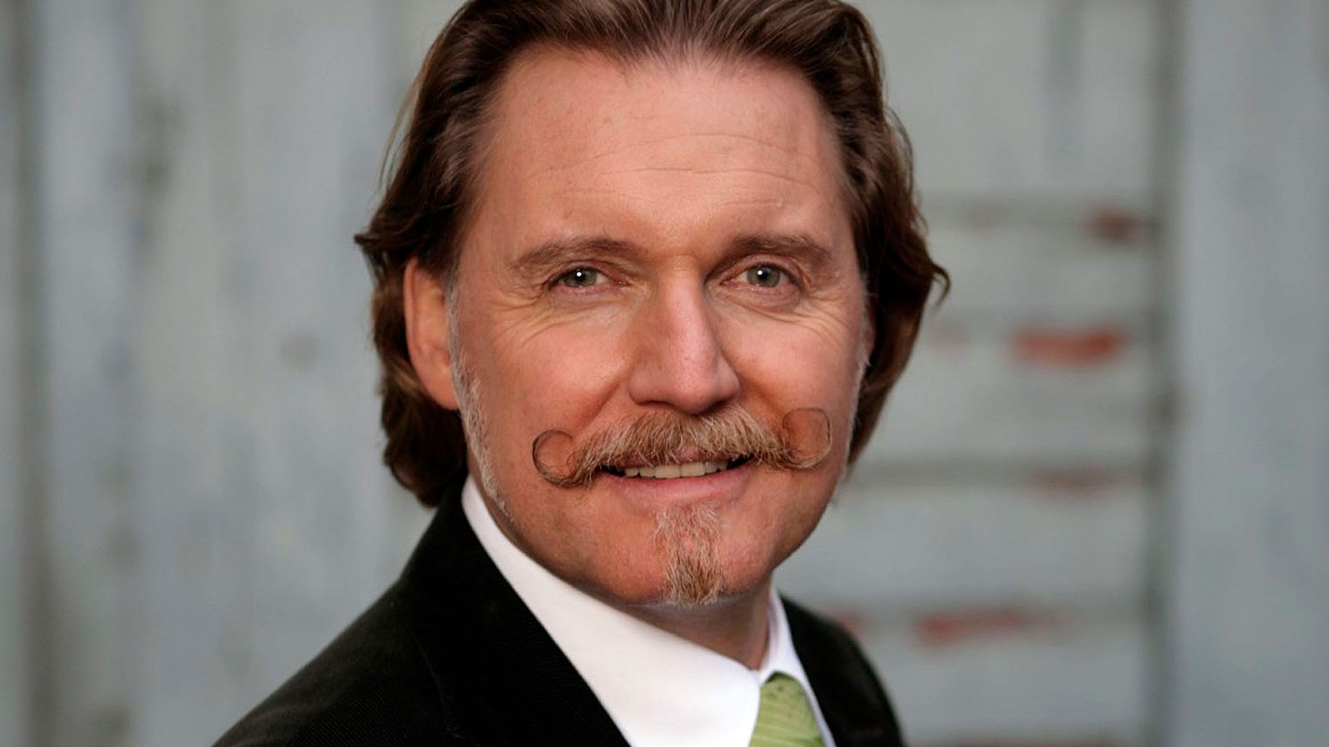 Stiefvater mit zwei Gesichtern