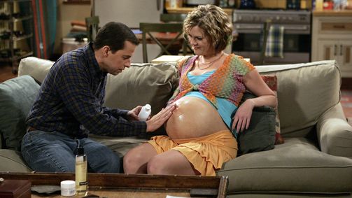 Two and a Half Men Two and a Half Men Folge 7: Wie Haare an feuchter Seife