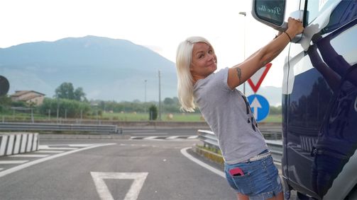 Trucker Babes - 400 PS in Frauenhand Trucker Babes - 400 PS in Frauenhand Folge 9: Folge 9