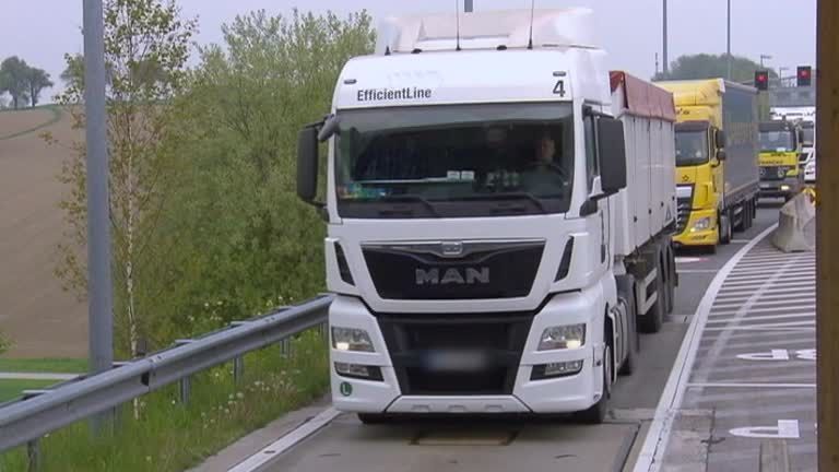 ATV Die Reportage - Trucker - Ein Leben auf der Straße